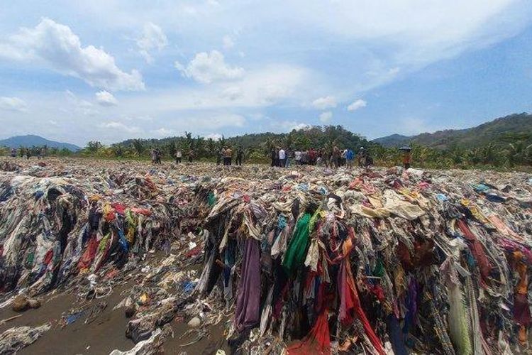 Perjalanan Pandawara Group Membuat Pantai Cibutun Loji Bersih Kembali